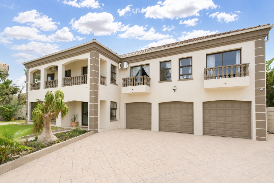 6 Bedroom Property for Sale in Sunset Beach Western Cape
